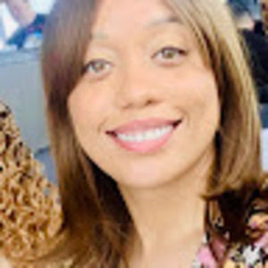 Meet your Posher, Aziza